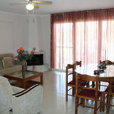 Ferienhaus Old Town New Big House With Garden Close To Beach Lefkáda