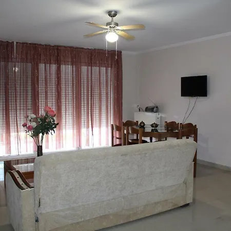 Old Town New Big House With Garden Close To Beach Semesterbostad *